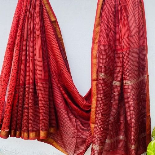 Red Maheshwari Silk Saree with Geometric Handloom Design